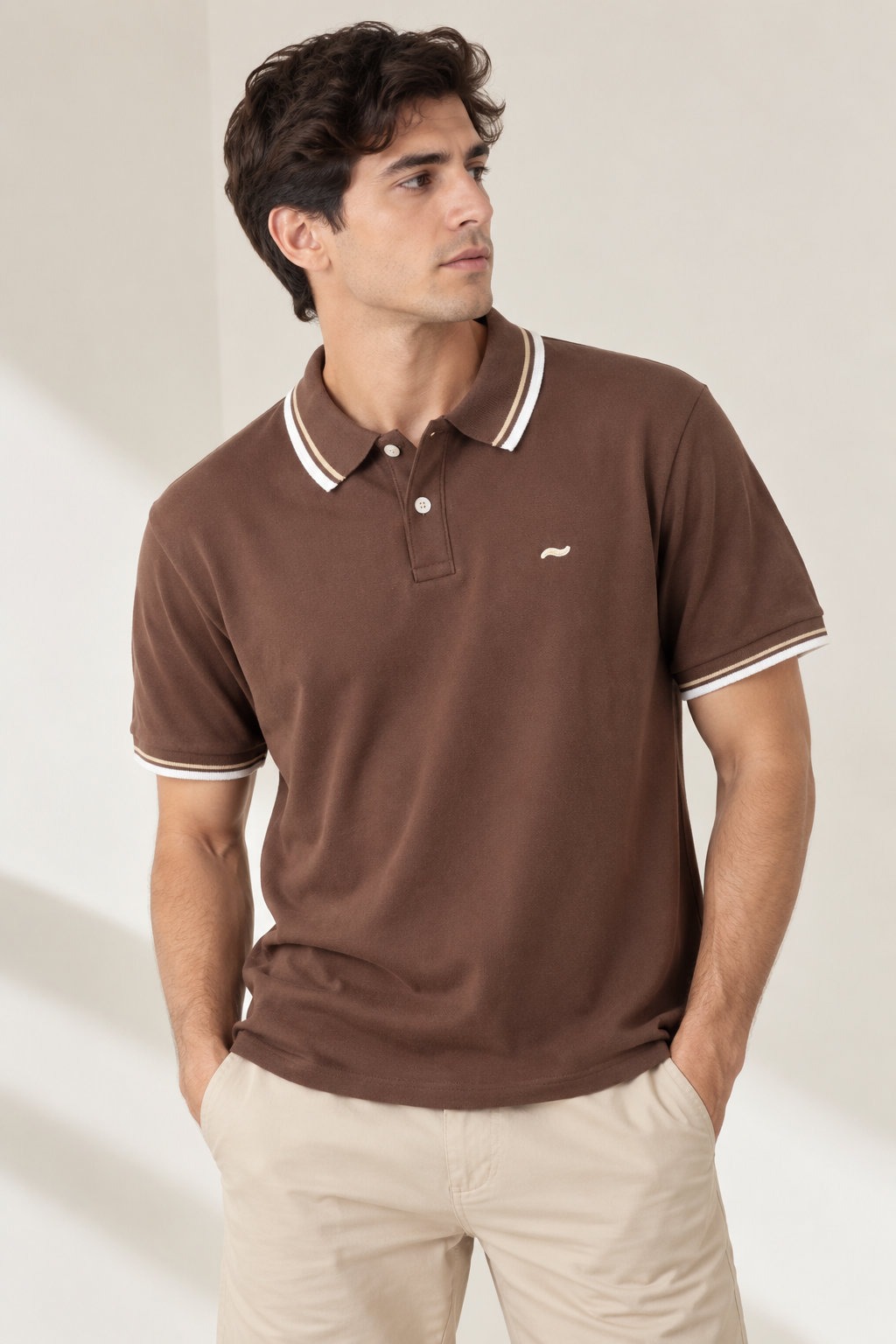 CAMISETA TIPO POLO CAFÉ