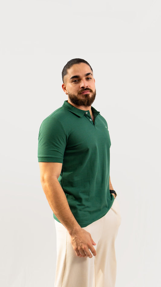 CAMISETA TIPO POLO VERDE PINO.