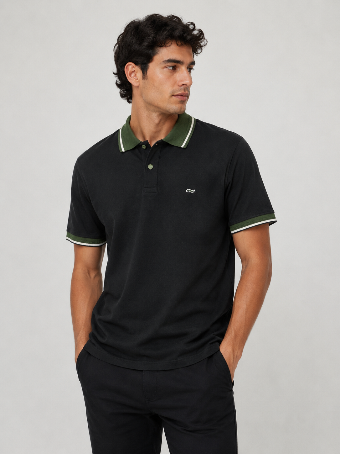 SUÉTER TIPO POLO NEGRO
